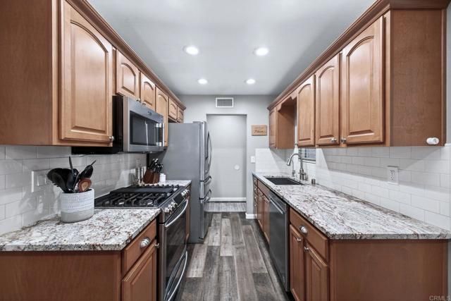 10090 PEBBLE BEACH DR, Santee, CA 92071