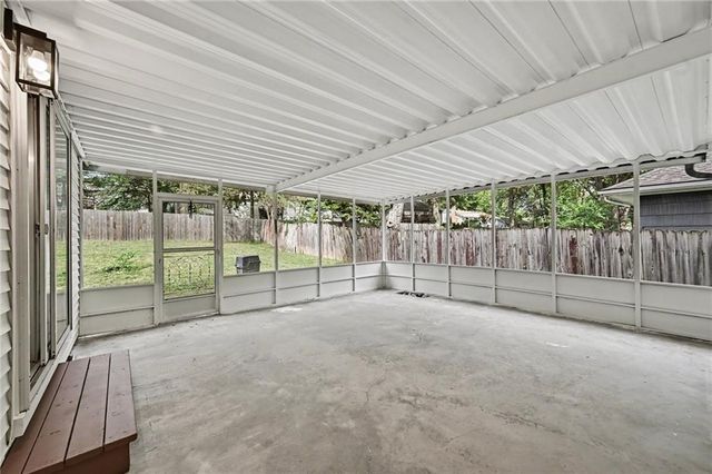10004 Lydia Avenue, Kansas City, MO 64131