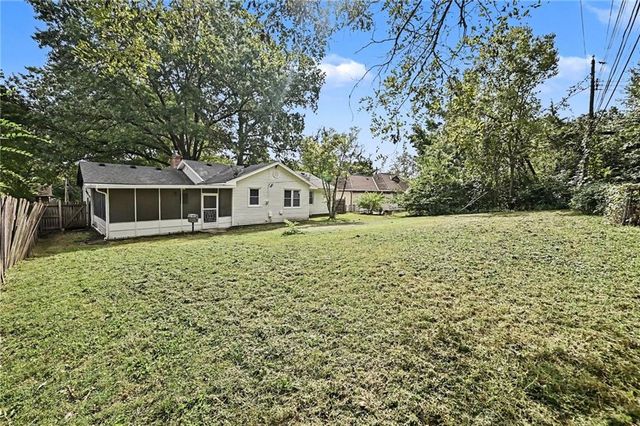 10004 Lydia Avenue, Kansas City, MO 64131