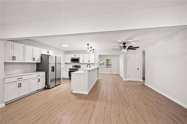 10004 Lydia Avenue, Kansas City, MO 64131