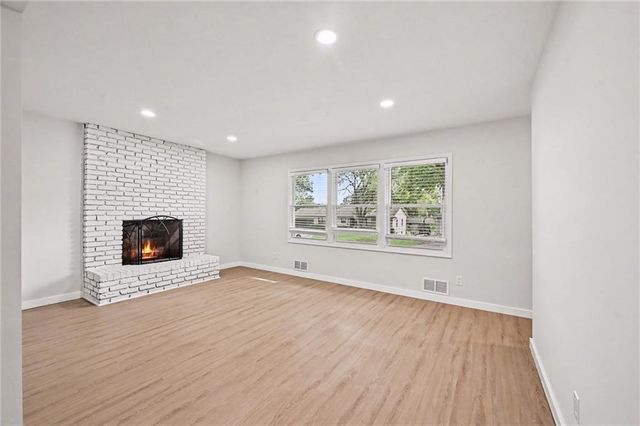 10004 Lydia Avenue, Kansas City, MO 64131