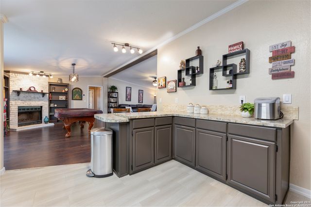 235 Hickory Ln, San Antonio, TX 78264