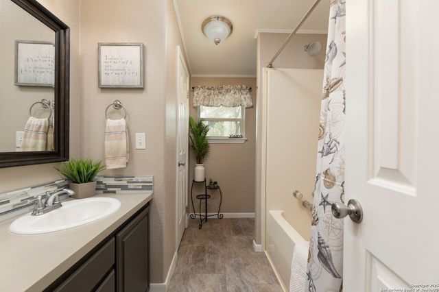 235 Hickory Ln, San Antonio, TX 78264