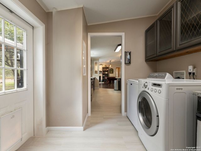 235 Hickory Ln, San Antonio, TX 78264