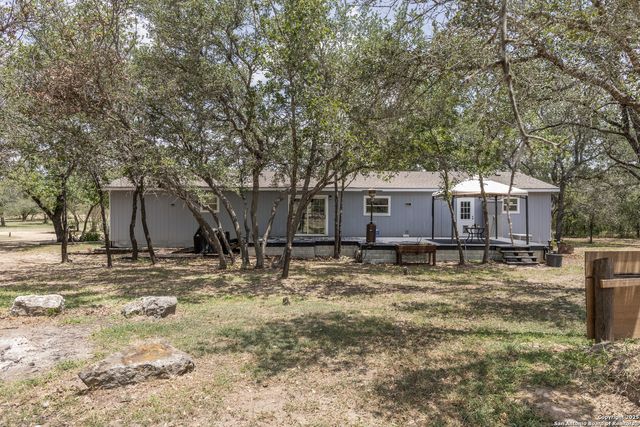 235 Hickory Ln, San Antonio, TX 78264