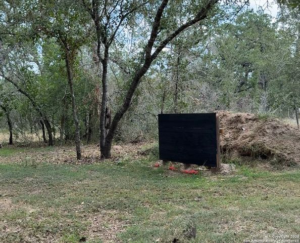 235 Hickory Ln, San Antonio, TX 78264