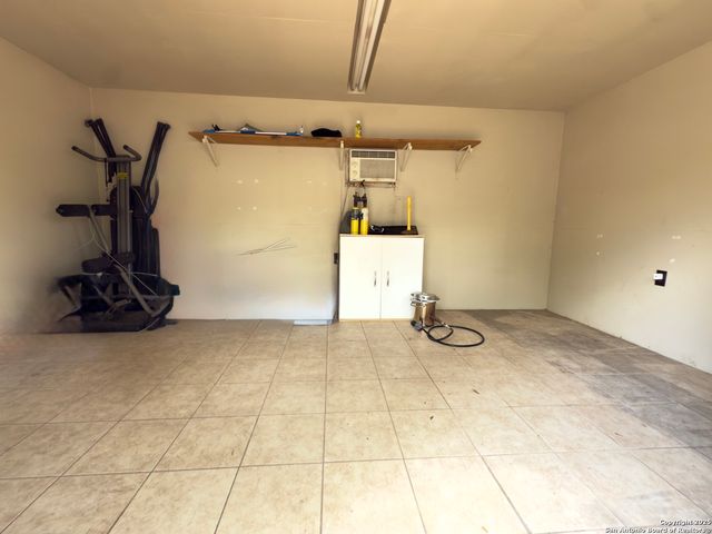 235 Hickory Ln, San Antonio, TX 78264