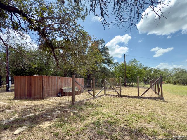 235 Hickory Ln, San Antonio, TX 78264