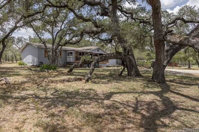 235 Hickory Ln, San Antonio, TX 78264