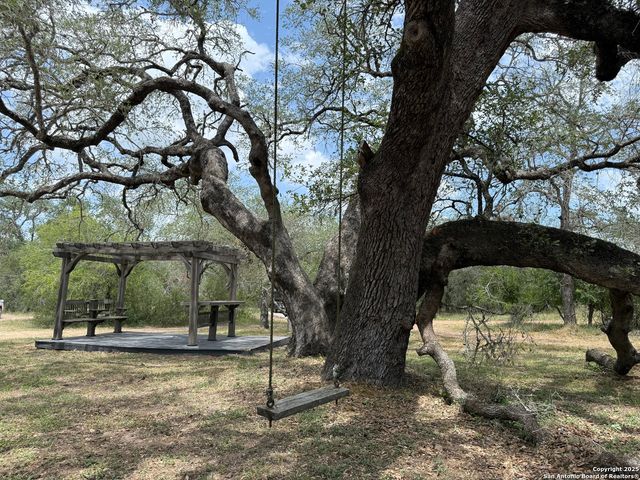 235 Hickory Ln, San Antonio, TX 78264