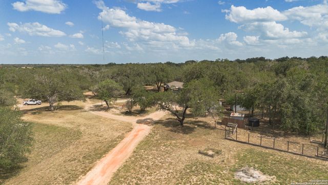 235 Hickory Ln, San Antonio, TX 78264