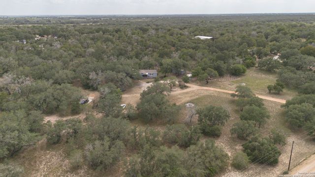 235 Hickory Ln, San Antonio, TX 78264