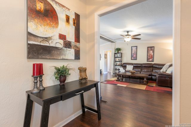 235 Hickory Ln, San Antonio, TX 78264