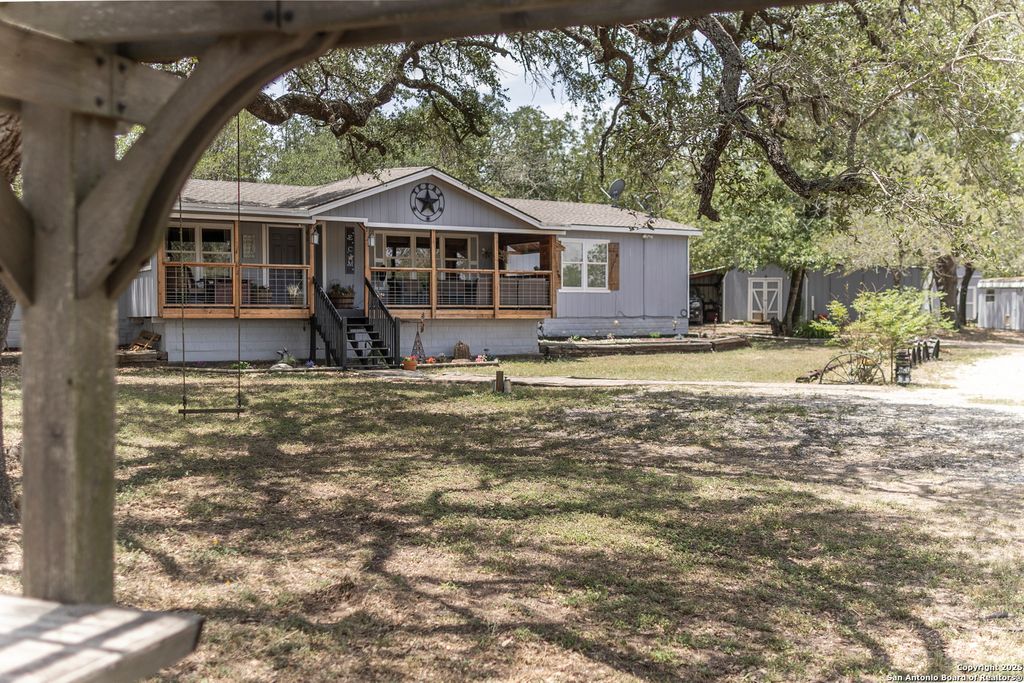 235 Hickory Ln, San Antonio, TX 78264