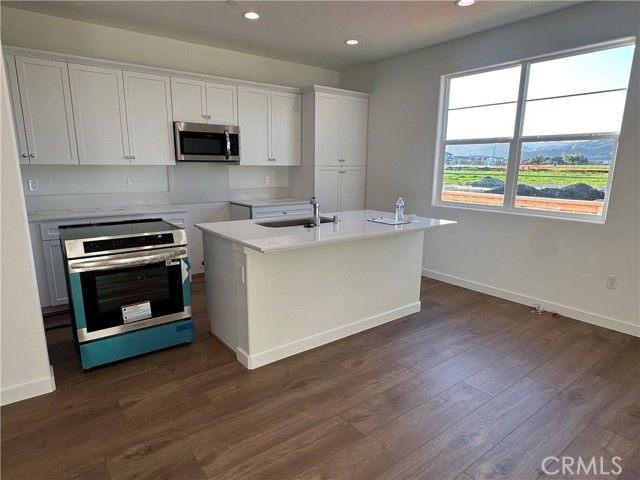 230 Memphis Belle Way, San Luis Obispo, CA 93401