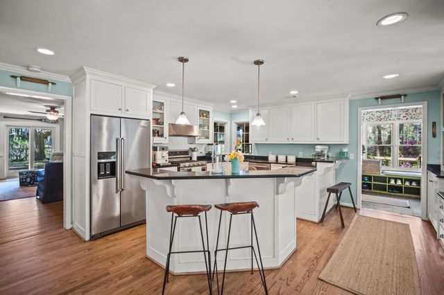 115 S Hermitage Road, Beaufort, SC 29902