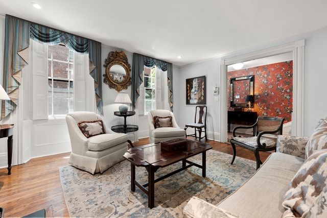 13 West Cedar St, Boston, MA 02108