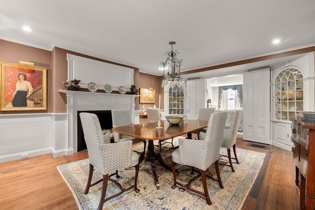 13 West Cedar St, Boston, MA 02108
