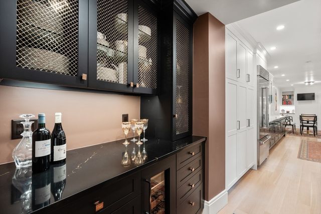 13 West Cedar St, Boston, MA 02108