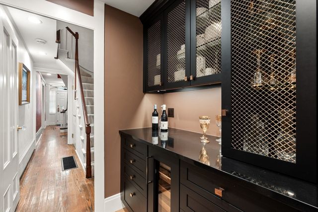 13 West Cedar St, Boston, MA 02108