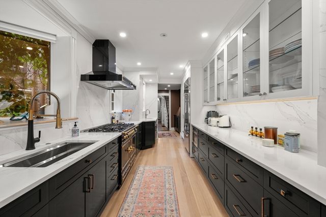 13 West Cedar St, Boston, MA 02108