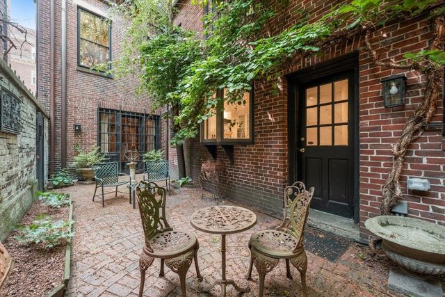 13 West Cedar St, Boston, MA 02108