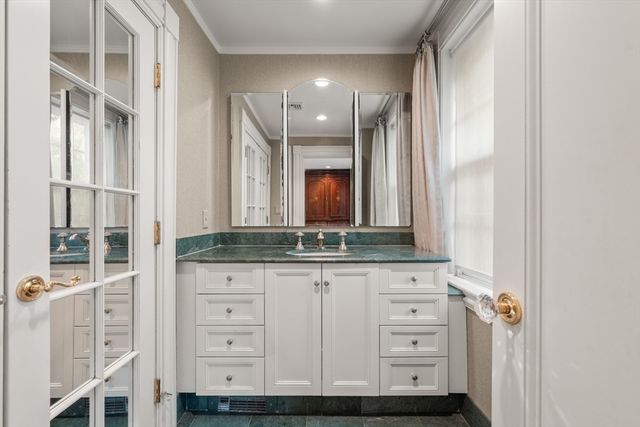 13 West Cedar St, Boston, MA 02108