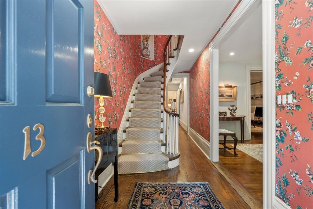 13 West Cedar St, Boston, MA 02108