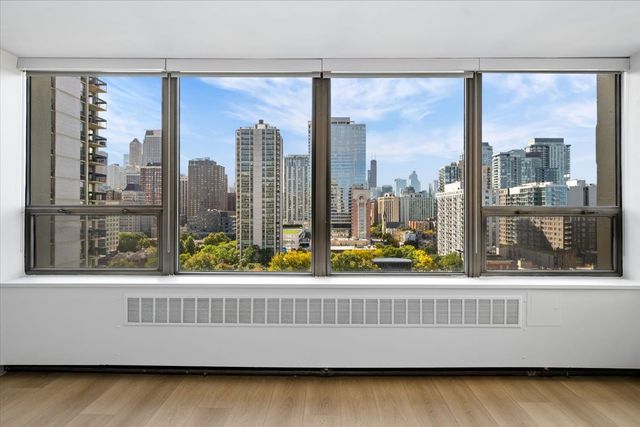 1360 N SANDBURG Terrace 1405C, Chicago, IL 60610