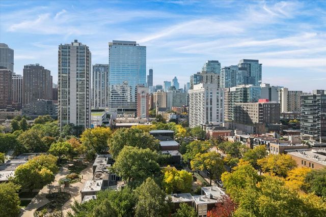 1360 N SANDBURG Terrace 1405C, Chicago, IL 60610