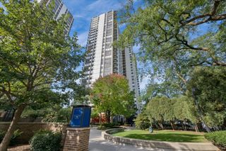 1360 N SANDBURG Terrace 1405C, Chicago, IL 60610