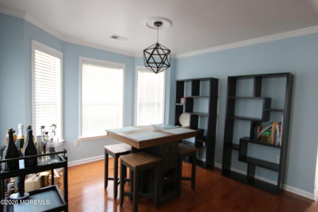 10 Maywood Run, Tinton Falls, NJ 07753