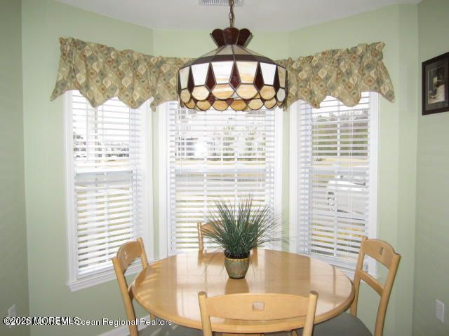 10 Maywood Run, Tinton Falls, NJ 07753