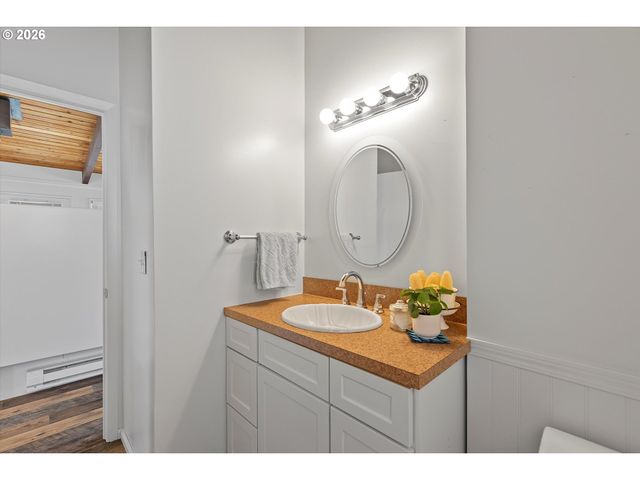 1931 Ne 68TH St, Lincoln City, OR 97367