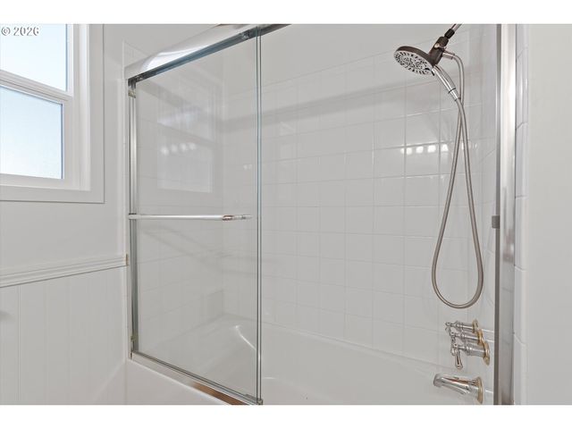 1931 Ne 68TH St, Lincoln City, OR 97367