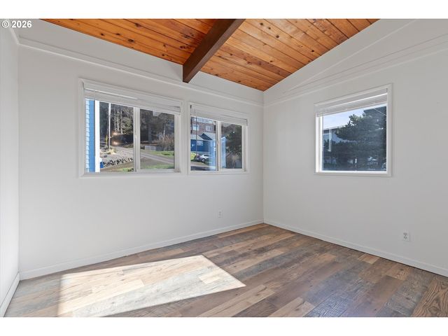 1931 Ne 68TH St, Lincoln City, OR 97367