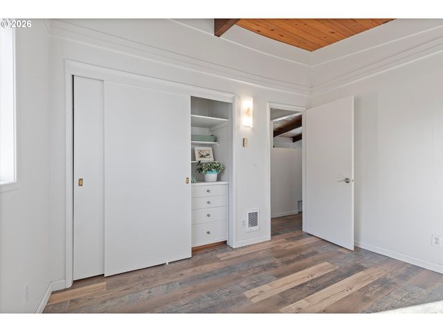 1931 Ne 68TH St, Lincoln City, OR 97367