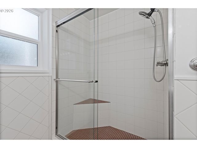 1931 Ne 68TH St, Lincoln City, OR 97367