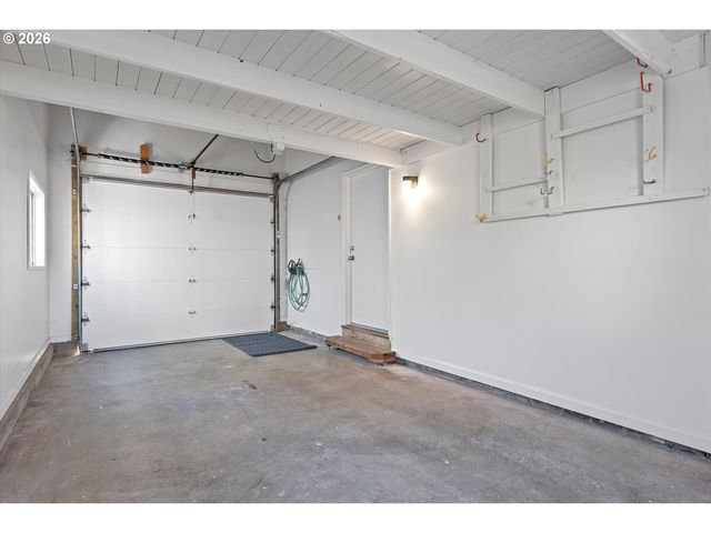 1931 Ne 68TH St, Lincoln City, OR 97367