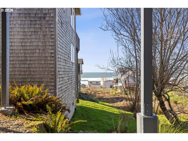 1931 Ne 68TH St, Lincoln City, OR 97367