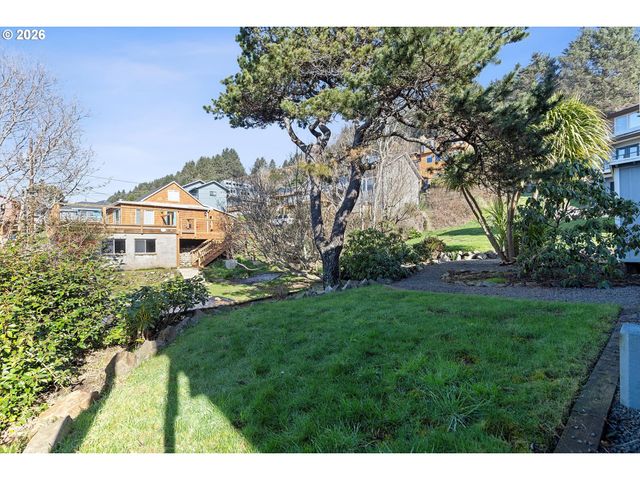1931 Ne 68TH St, Lincoln City, OR 97367