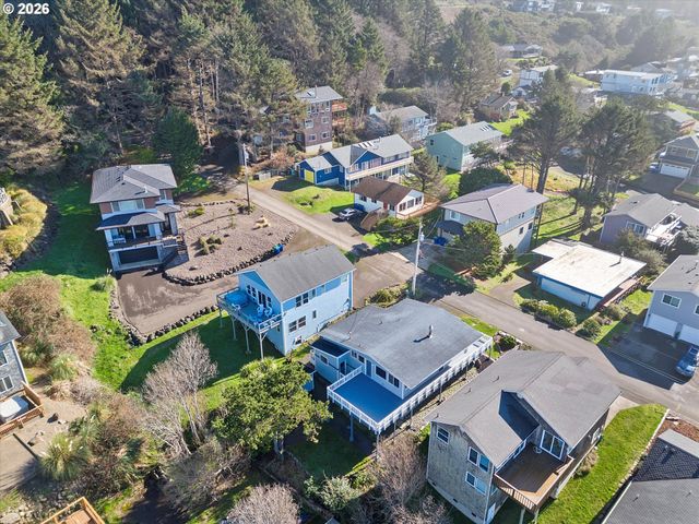 1931 Ne 68TH St, Lincoln City, OR 97367