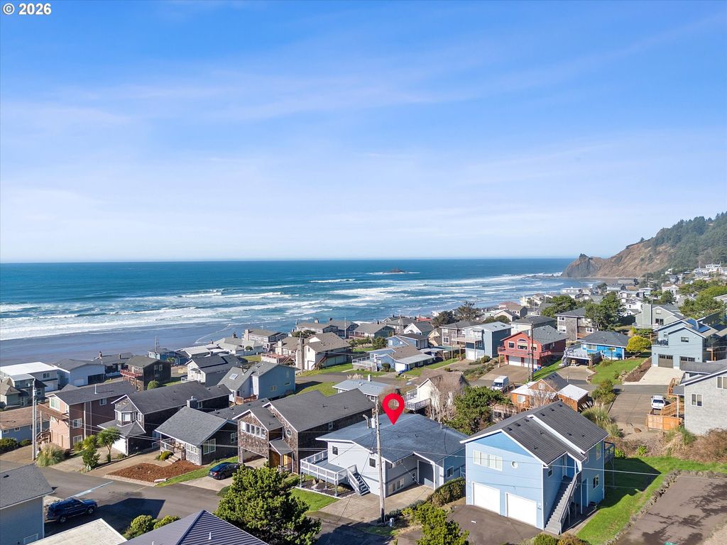 1931 Ne 68TH St, Lincoln City, OR 97367