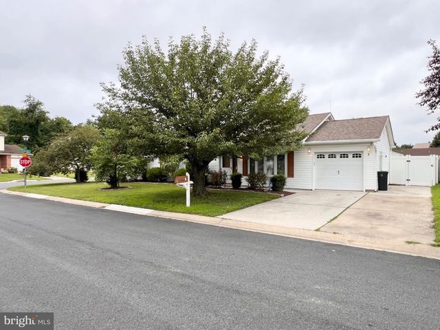 8 ROSE TER, Newark, DE 19702
