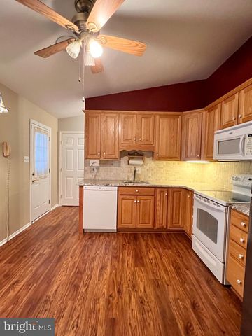 8 ROSE TER, Newark, DE 19702