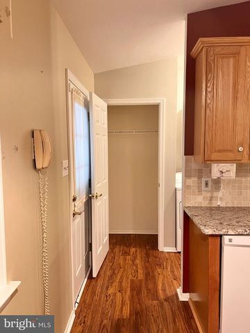 8 ROSE TER, Newark, DE 19702