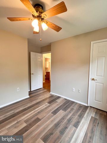 8 ROSE TER, Newark, DE 19702