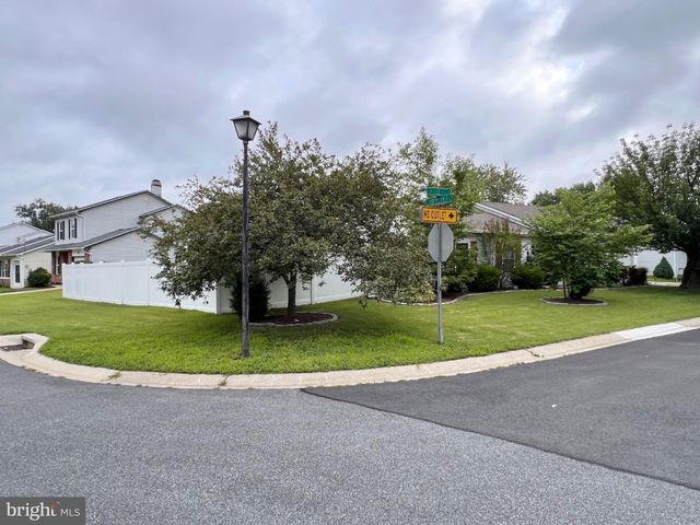 8 ROSE TER, Newark, DE 19702