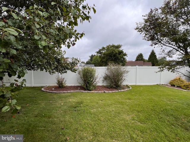 8 ROSE TER, Newark, DE 19702