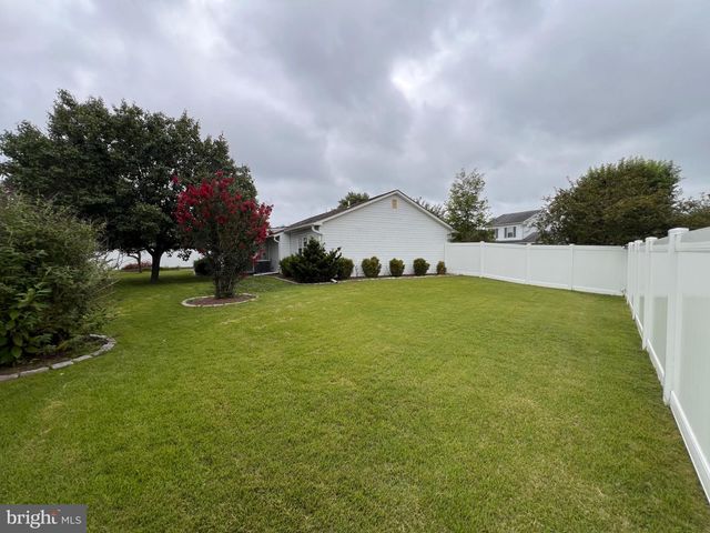 8 ROSE TER, Newark, DE 19702